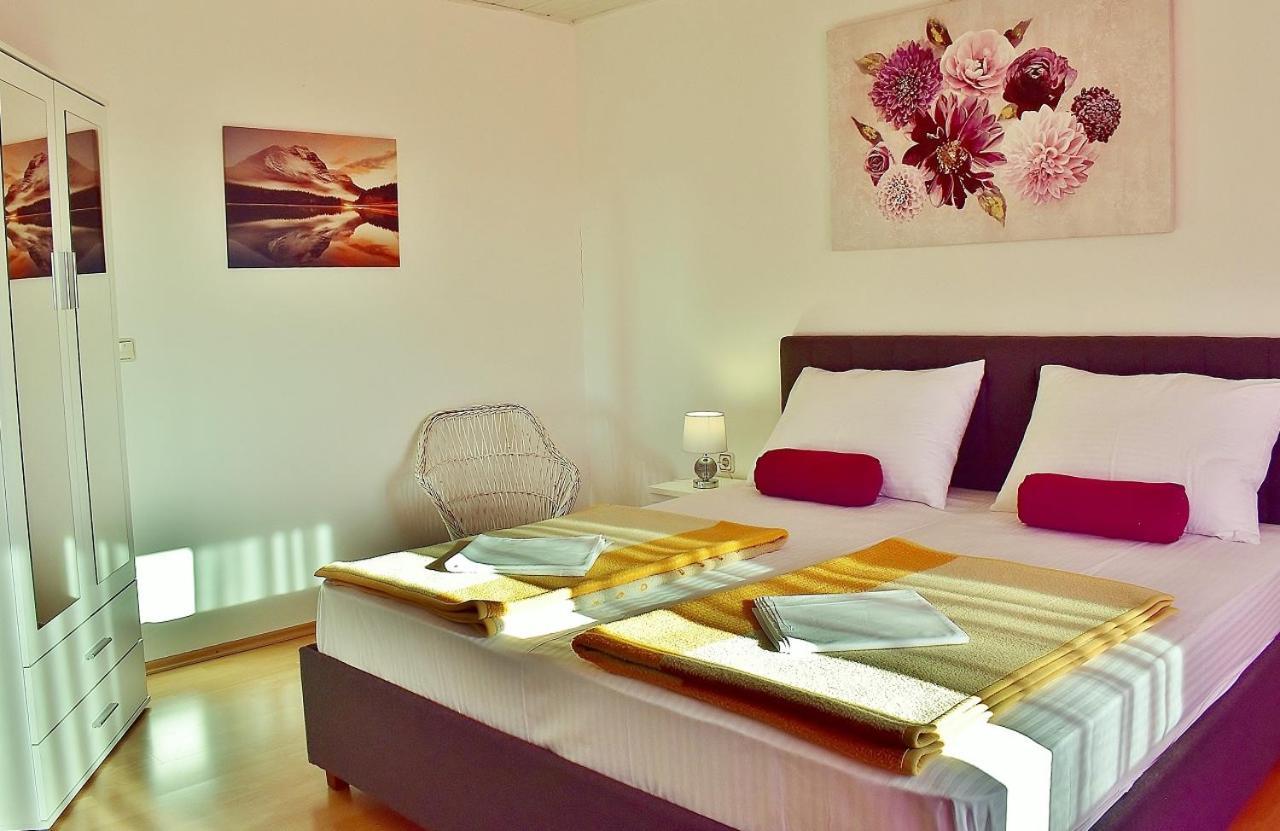 Apartments Bosiljka Раб Екстер'єр фото
